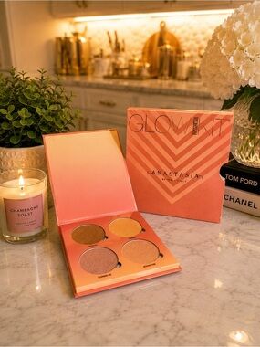 Anastasia Beverly Hills Glow Kit “Sun Dipped” Highlighter Palette ✨